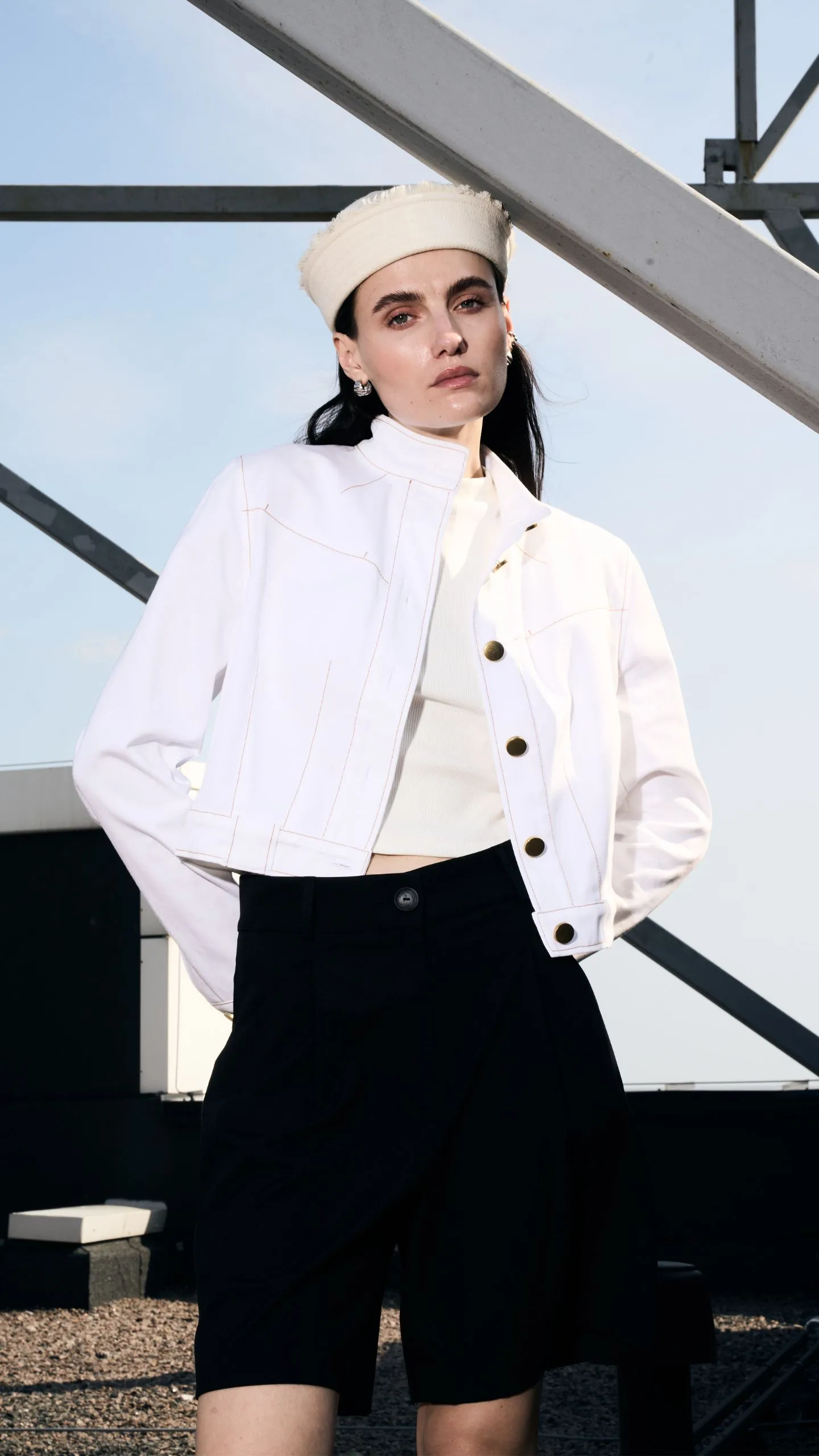 Куртка джинсова молочна