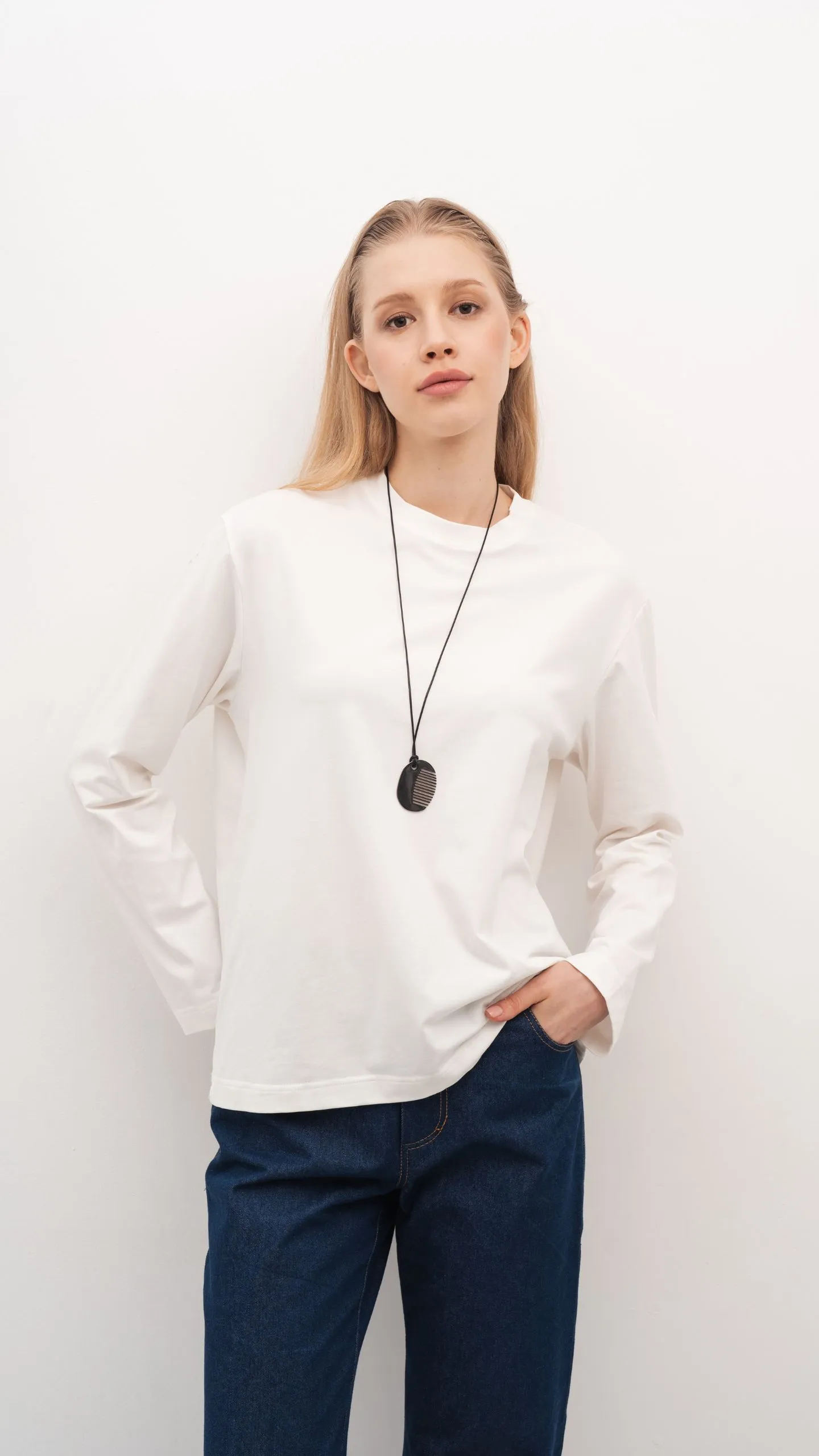 Лонгслів молочний базовий