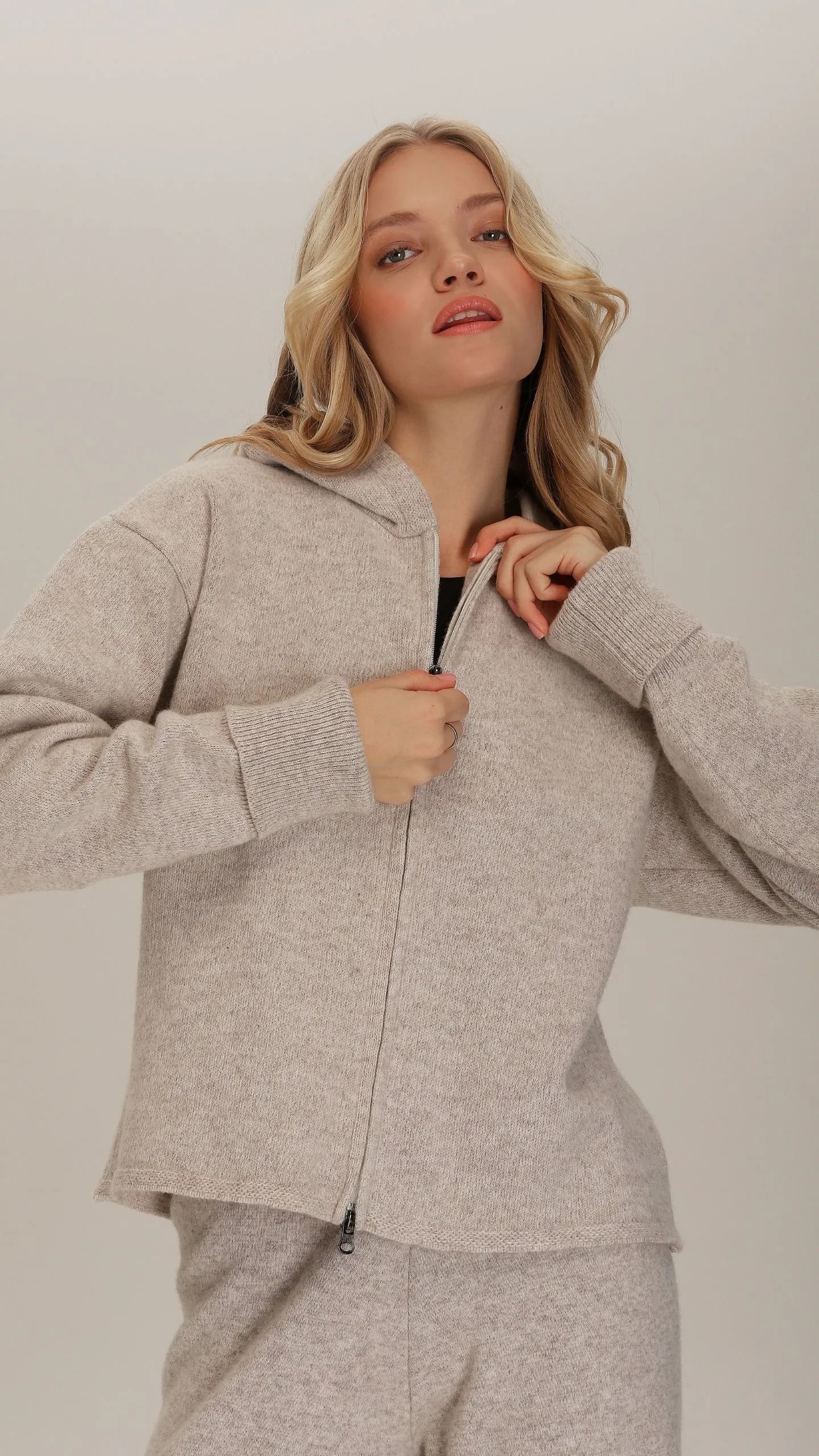 Кофта трикотажна на блискавці