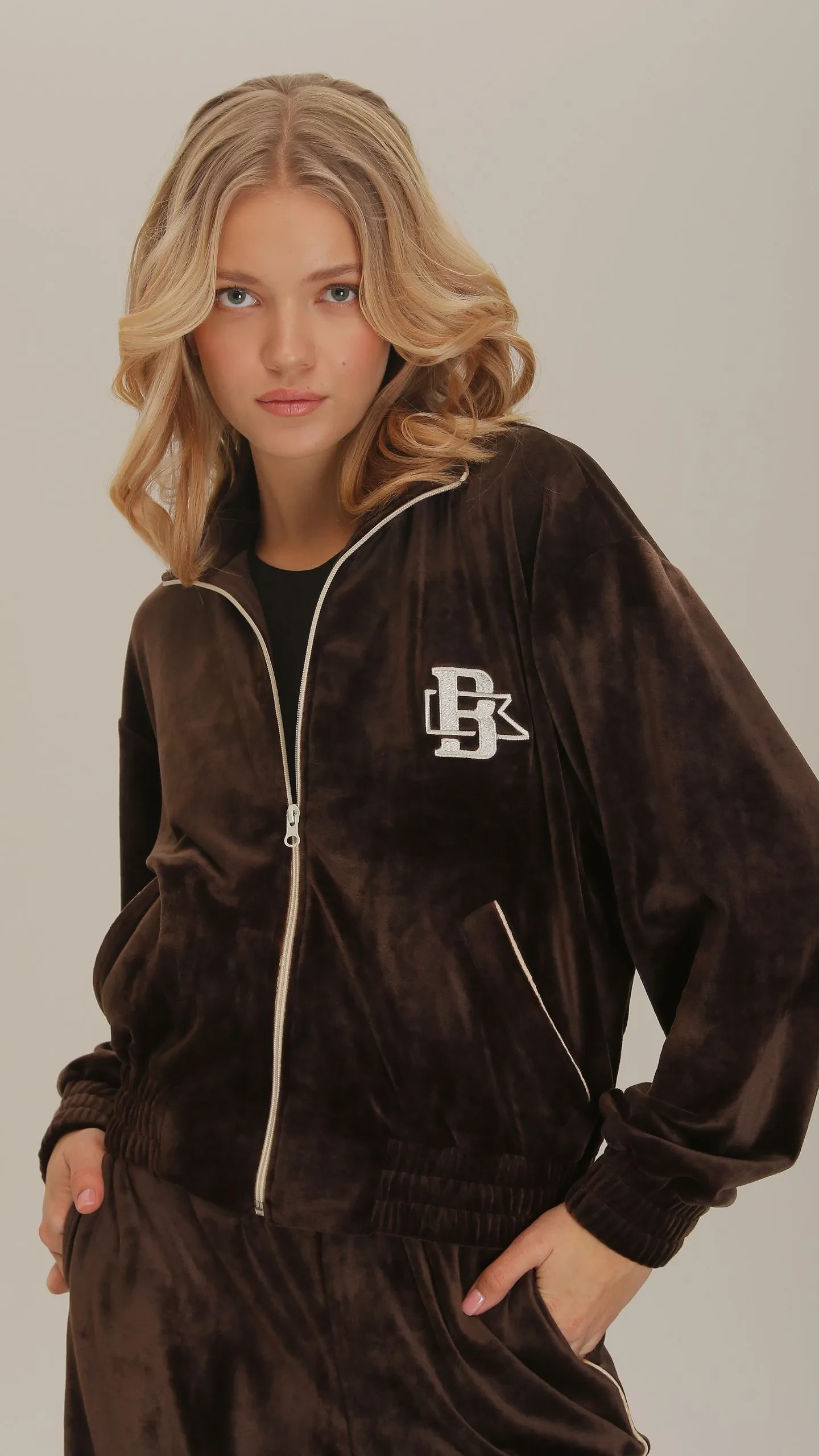 Кофта велюрова спортивна