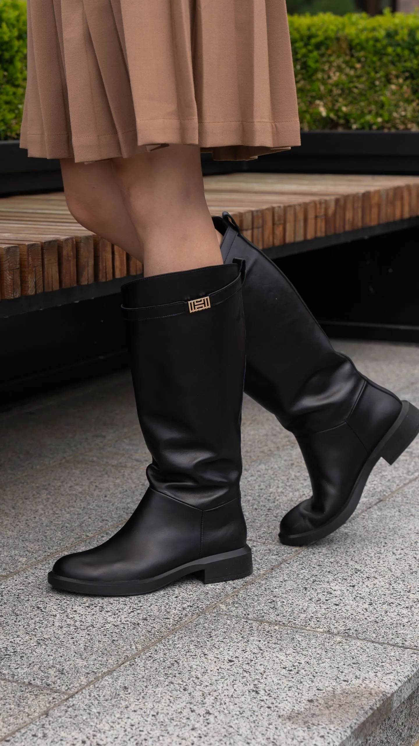 Понеділок outfit detail 3