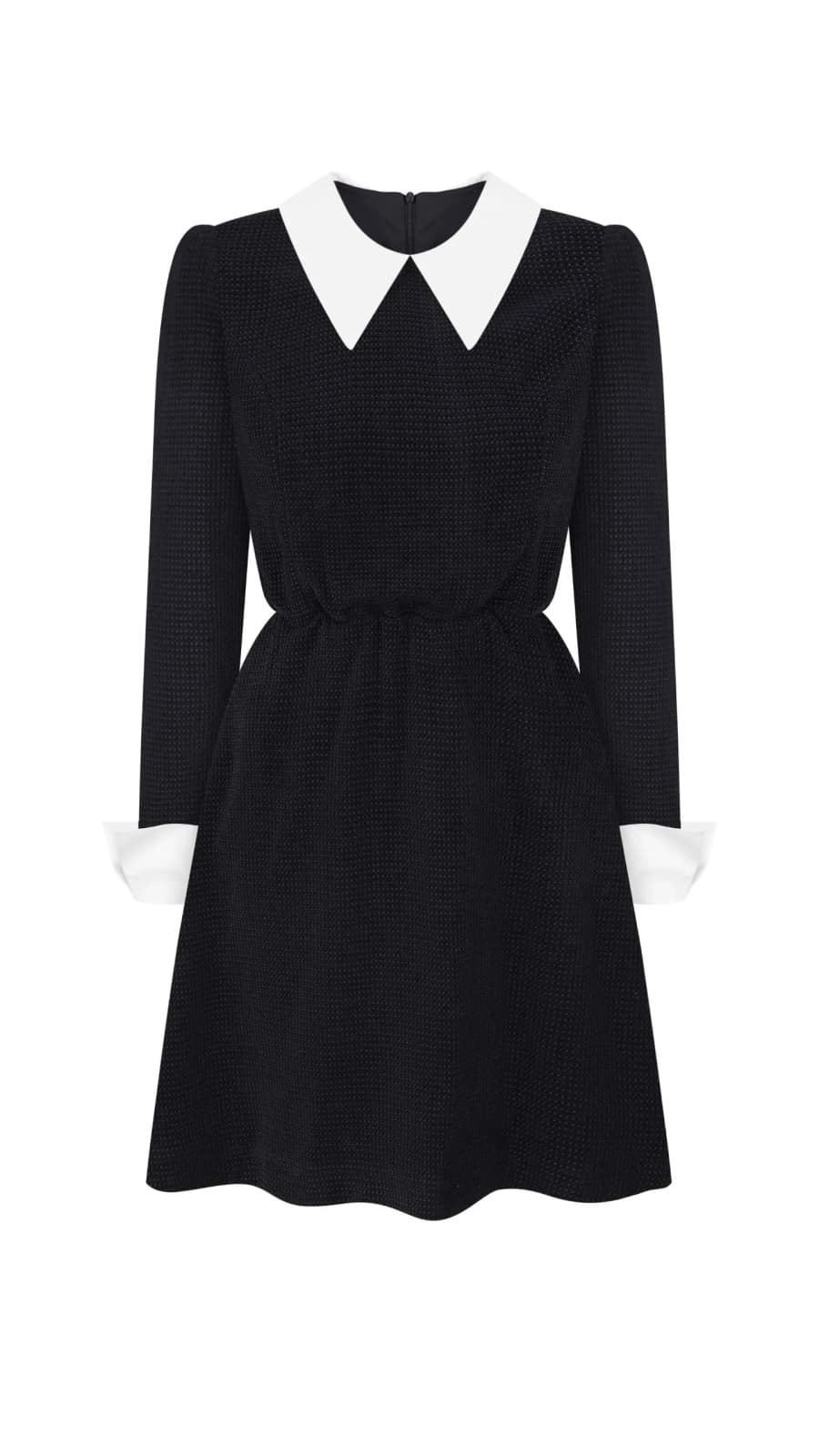 Чорна сукня з білими манжетами та коміром на білому фоні (зображення 1 з 5)