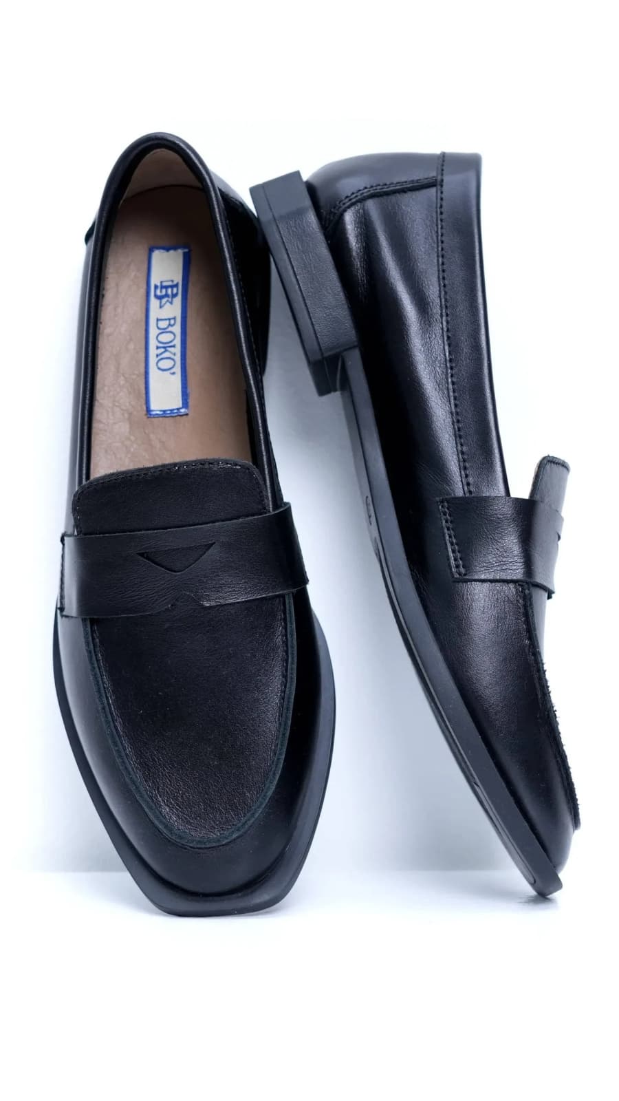 Чорні жіночі шкіряні лофери BOKO — вигляд зверху та збоку на білому фоні (зображення 1 з 4)